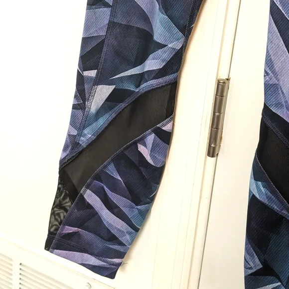 EUC Lululemon Inspire Tight II (Mesh) Pretty Prism Multi / Black Blue Purple | 4 - Picture 6 of 11